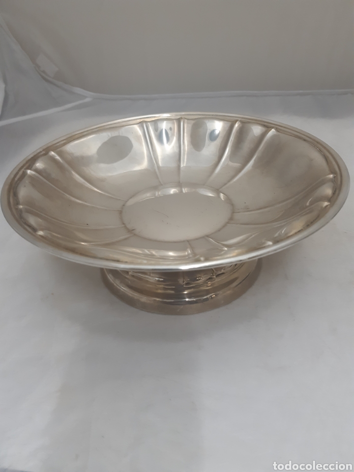 Antig&uuml;edades: Dos centros de mesa en metal plateado - Foto 2