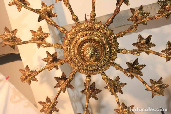 Antig&uuml;edades: LAMPARA BRONCE 30 LUCES - Foto 8