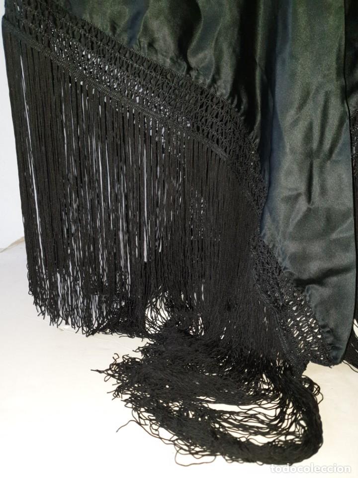 Antig&uuml;edades: Mant&oacute;n triangular negro con flecos - Foto 3