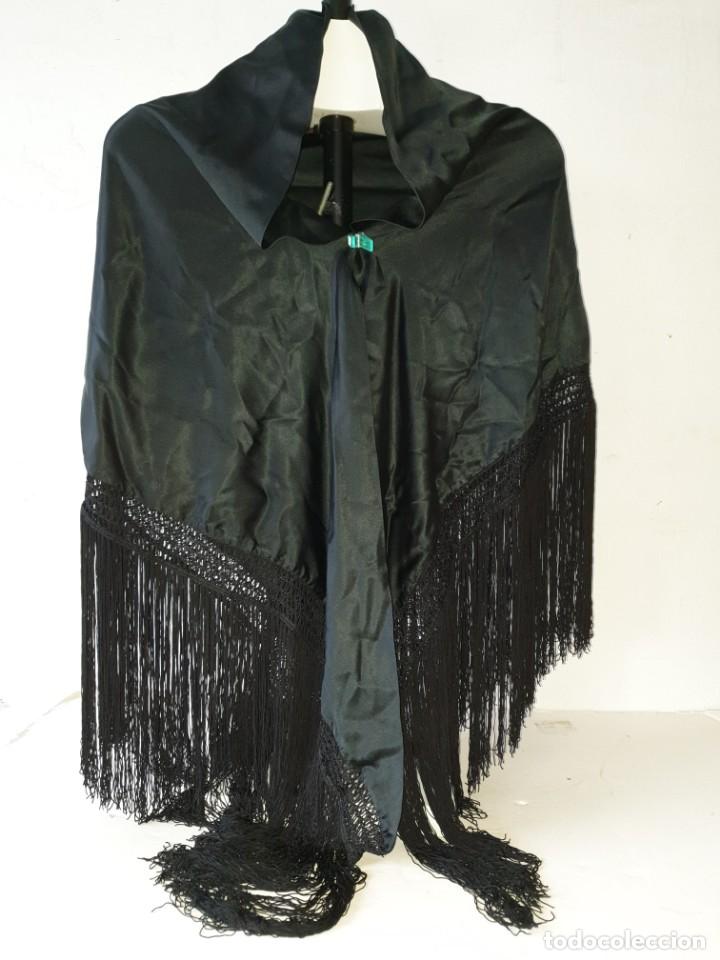 Antig&uuml;edades: Mant&oacute;n triangular negro con flecos - Foto 4