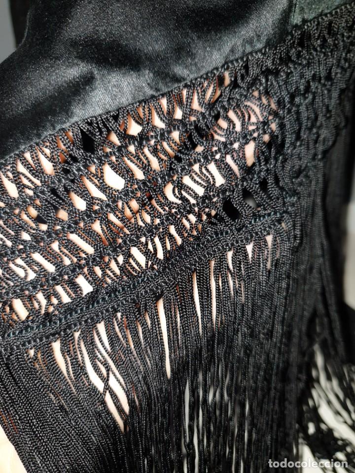Antig&uuml;edades: Mant&oacute;n triangular negro con flecos - Foto 5
