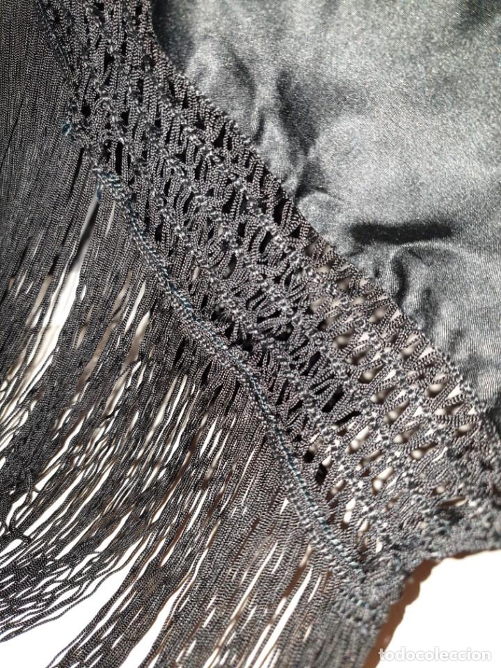 Antig&uuml;edades: Mant&oacute;n triangular negro con flecos - Foto 6