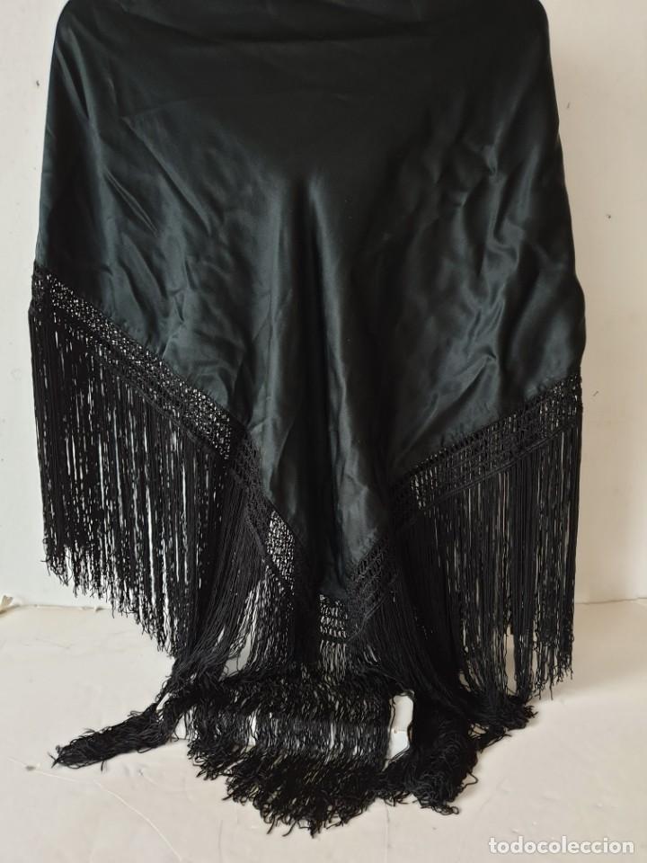 Antig&uuml;edades: Mant&oacute;n triangular negro con flecos - Foto 7