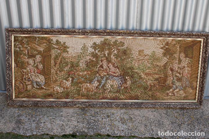 Antig&uuml;edades: cuadro tapiz con galanes - Foto 5