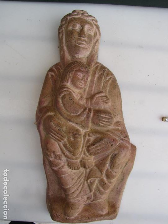 Antig&uuml;edades: 31.- Madona rom&aacute;nica de cer&aacute;mica. Ceramista Ximo Moroder. Manises