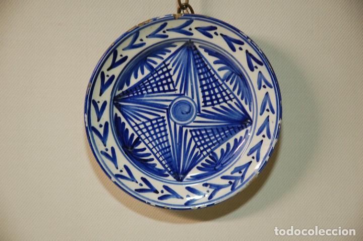 Antig&uuml;edades: Plato de ceramica - Foto 1