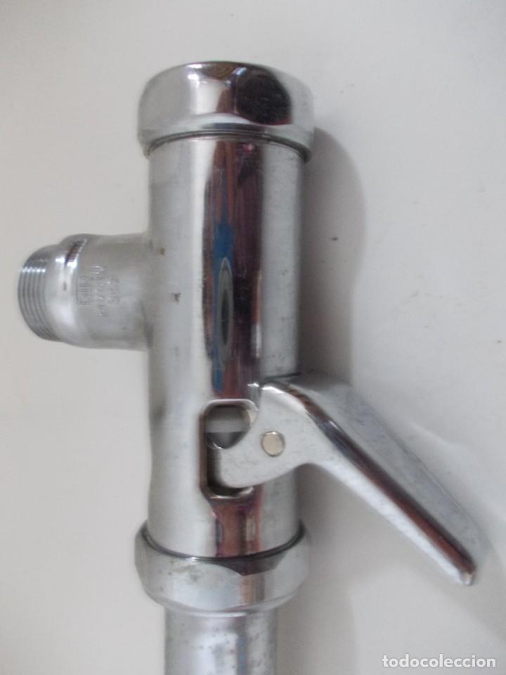 Antig&uuml;edades: Grifo urinario llave de paso Schell - Foto 10