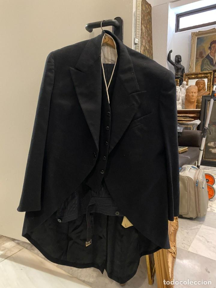 Antig&uuml;edades: magnifico chaque con muceta - Foto 2