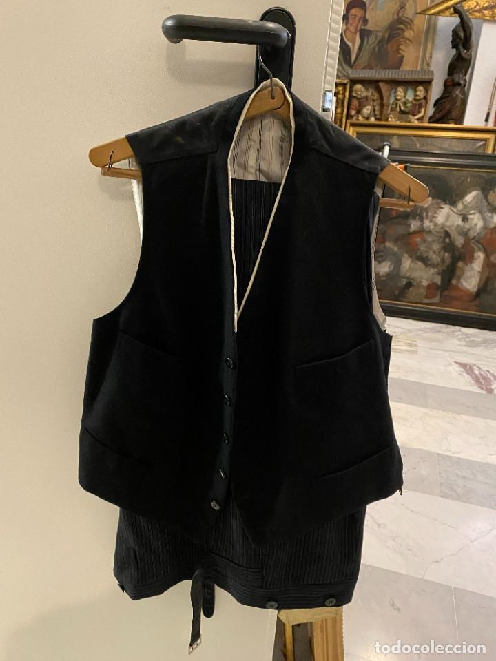 Antig&uuml;edades: magnifico chaque con muceta - Foto 4