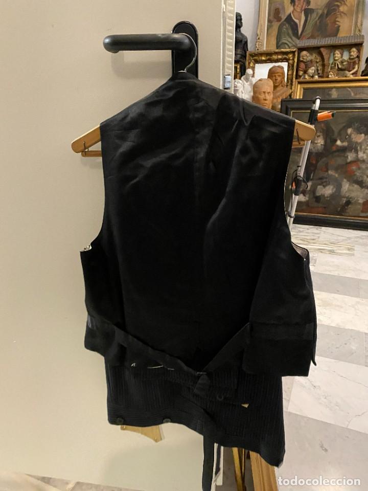 Antig&uuml;edades: magnifico chaque con muceta - Foto 6