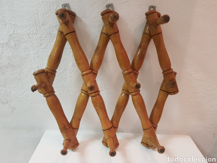Antig&uuml;edades: Perchero plegable de madera - Foto 1