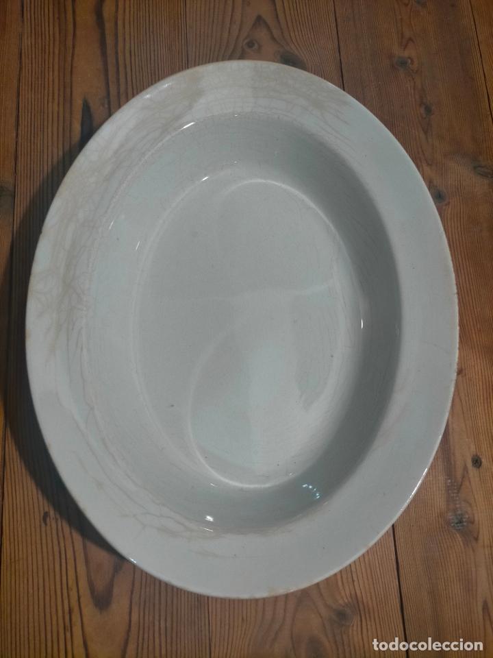 Antiguidades: Antigua fuente / badeja de cer&aacute;mica blanca porcelana de la Cartuja de Sevilla casa Pikman a&ntilde;os 30