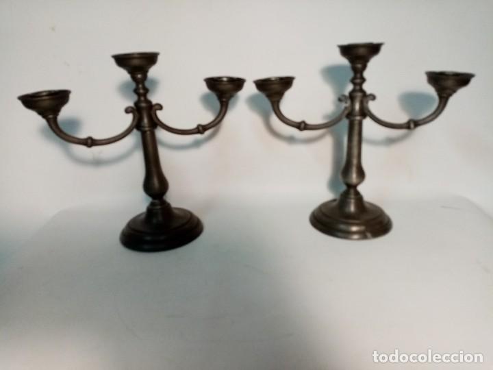 Antig&uuml;edades: pareja de candelabros - Foto 1
