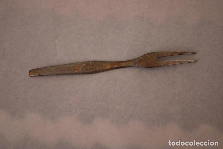 Antig&uuml;edades: mini tenedor de 2 puntas plateado - Foto 2