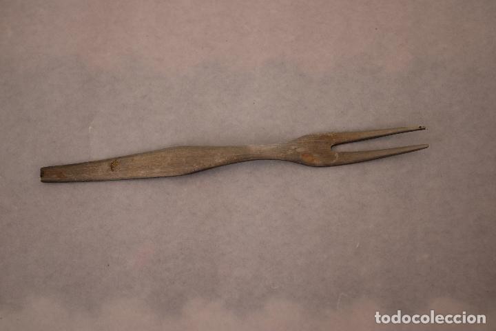 Antig&uuml;edades: mini tenedor de 2 puntas plateado - Foto 1