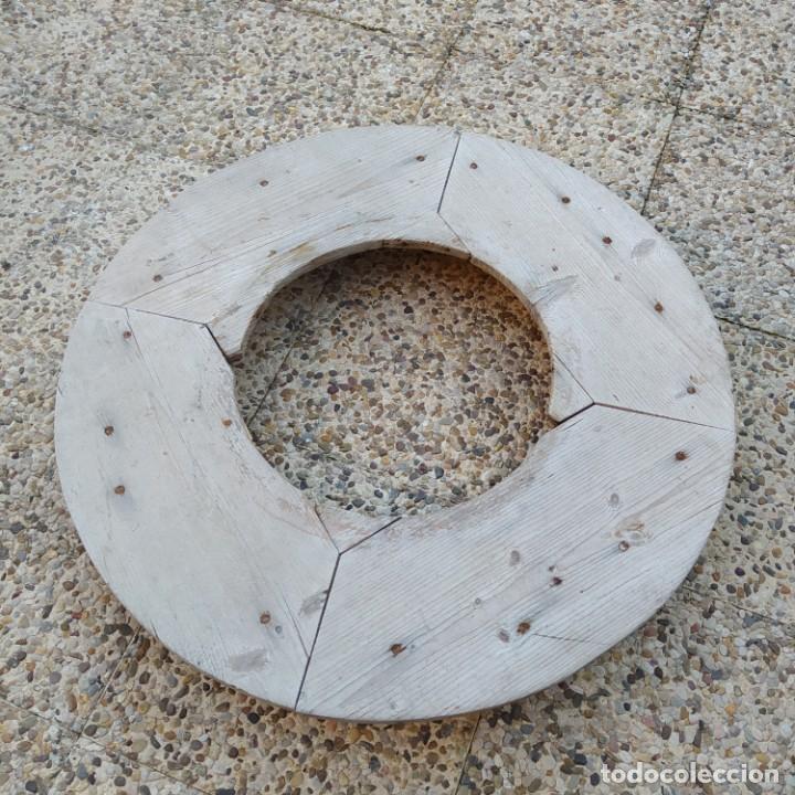 Antig&uuml;edades: Brasero de hierro con soporte de madera - Foto 3