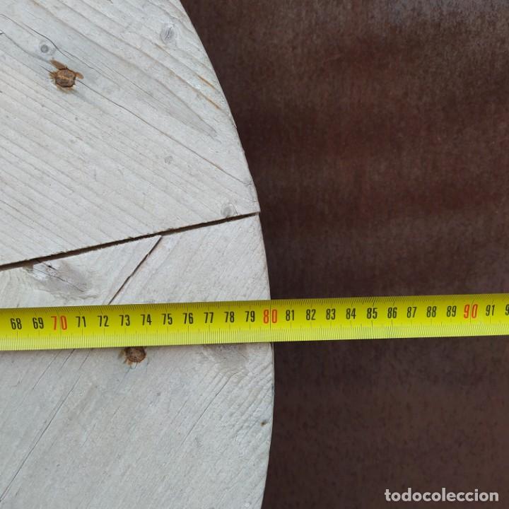 Antig&uuml;edades: Brasero de hierro con soporte de madera - Foto 6