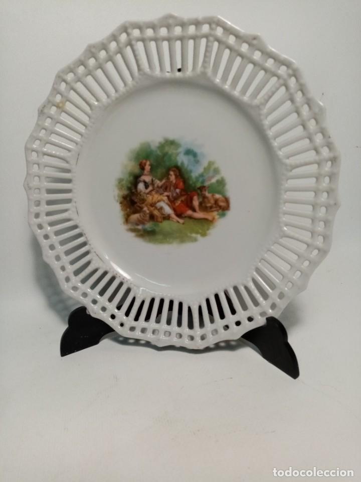 Antig&uuml;edades: plato de porcelana - - Foto 3