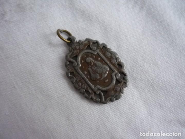 Antig&uuml;edades: Antigua medalla calada - Foto 2