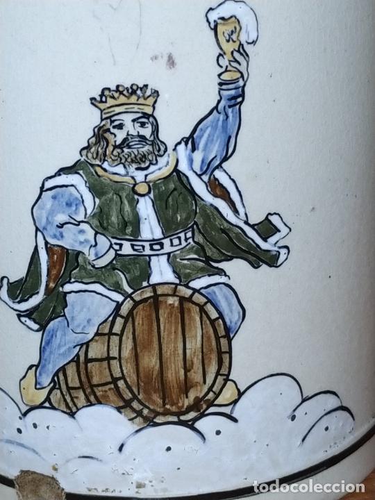 Antig&uuml;edades: Jarra cerveza serigrafiada &rdquo; El rey bebe&rdquo; - Foto 1