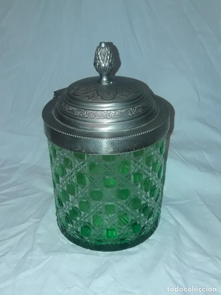 Antiques: Bello tarro de vidrio soplado policromado tallado con tapa de metal