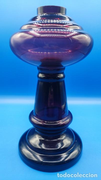 Antig&uuml;edades: PAREJA DE QUINQUES EN CRISTAL MORADO - Foto 6