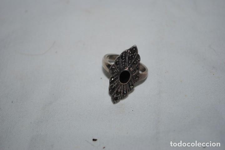 Antig&uuml;edades: ANILLO DE PLATA EN PUNTA CON PIEDRA NEGRA . - Foto 4