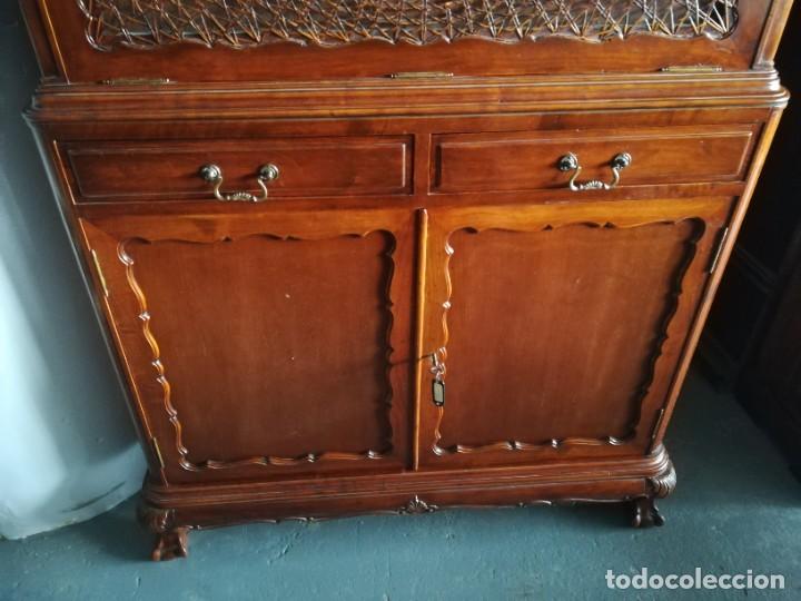 Antig&uuml;edades: MUEBLE BAR DE MADERA DE NOGAL ESTILO CHIPPENDALE - Foto 6