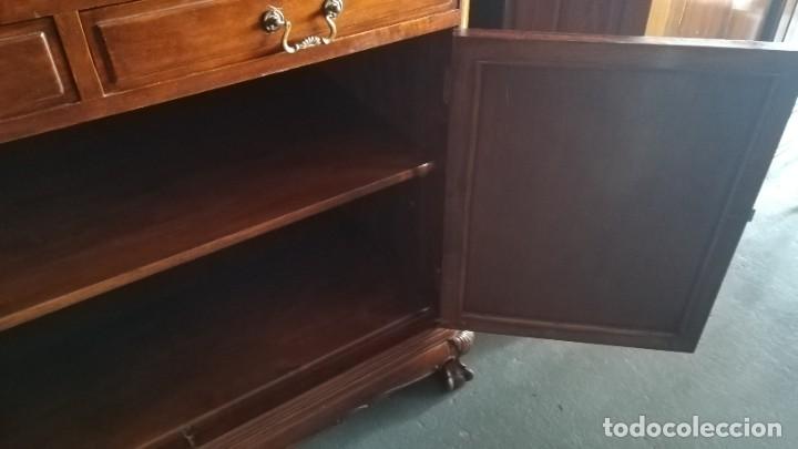 Antig&uuml;edades: MUEBLE BAR DE MADERA DE NOGAL ESTILO CHIPPENDALE - Foto 11