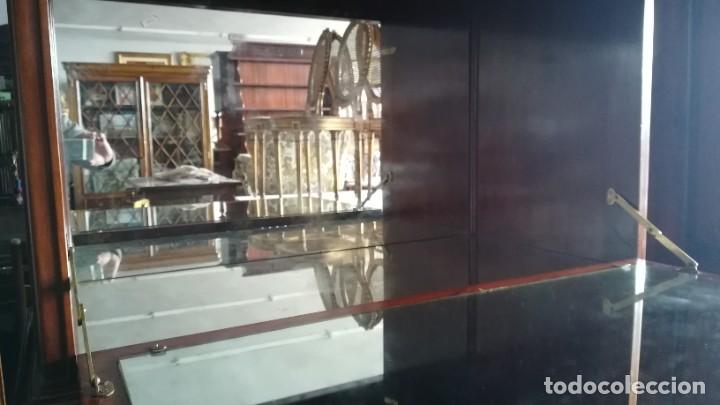 Antig&uuml;edades: MUEBLE BAR DE MADERA DE NOGAL ESTILO CHIPPENDALE - Foto 13