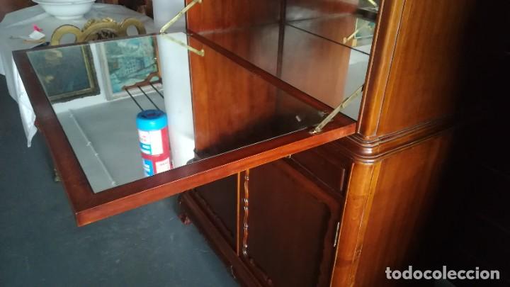 Antig&uuml;edades: MUEBLE BAR DE MADERA DE NOGAL ESTILO CHIPPENDALE - Foto 14