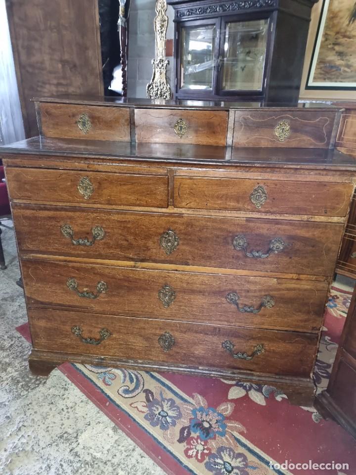 Antig&uuml;edades: Comoda catalana - Foto 1