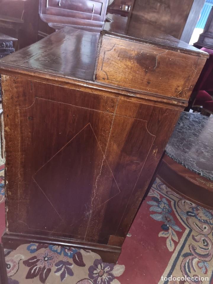 Antig&uuml;edades: Comoda catalana - Foto 3