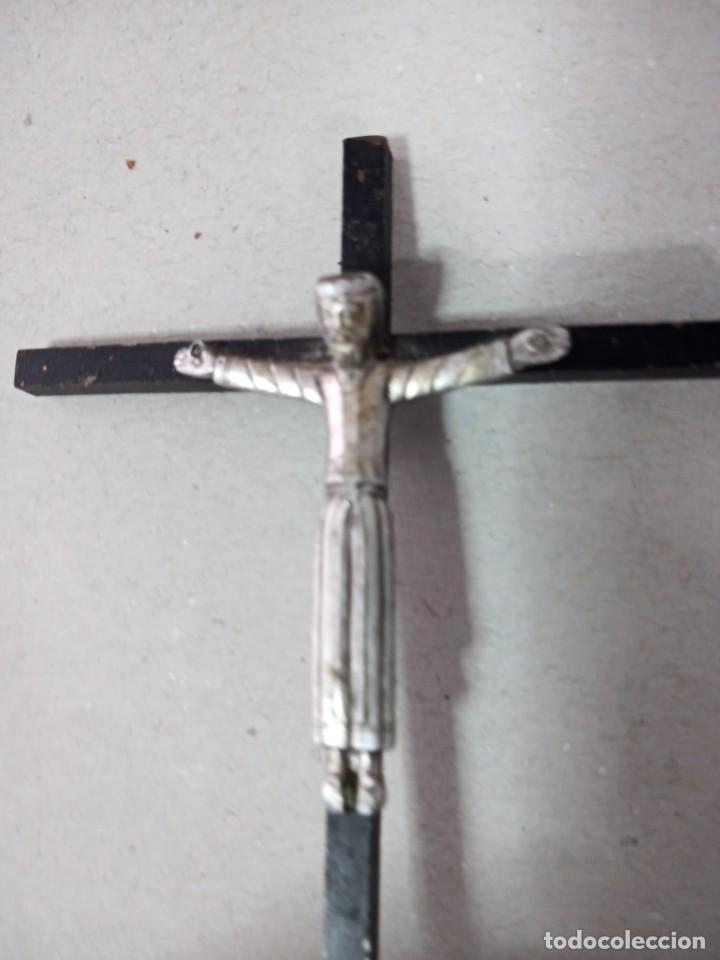 Antig&uuml;edades: CRISTO DE METAL Y MADERA DE SOBREMESA - Foto 3