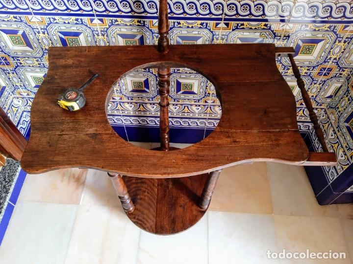 Antig&uuml;edades: Palanganero antiguo de madera - Foto 3