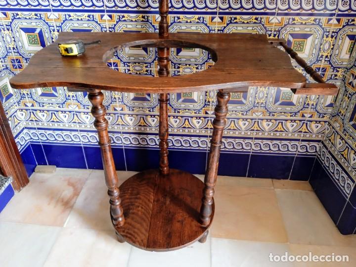 Antig&uuml;edades: Palanganero antiguo de madera - Foto 6