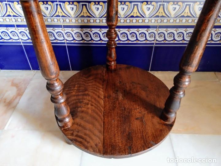 Antig&uuml;edades: Palanganero antiguo de madera - Foto 7