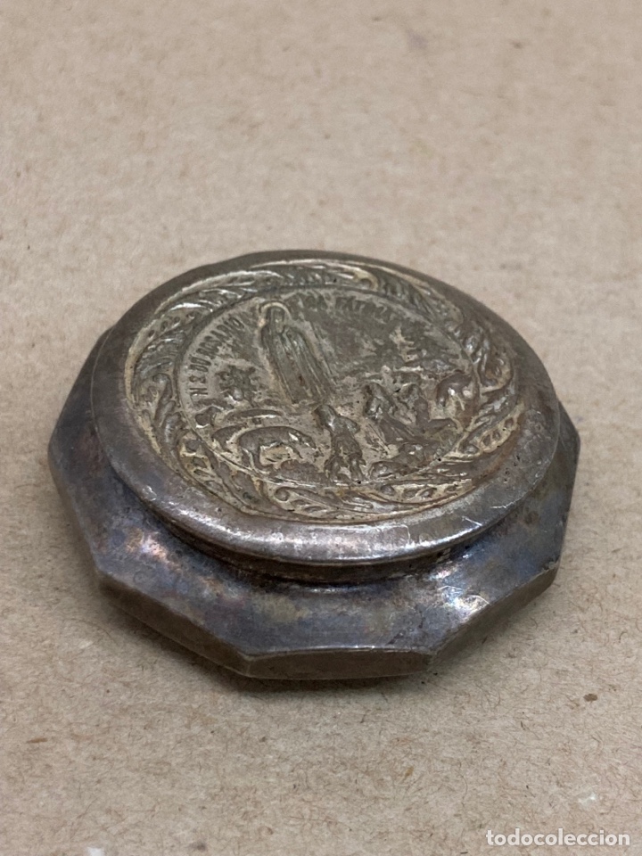 Antig&uuml;edades: Cajita de plata religiosa - Foto 1