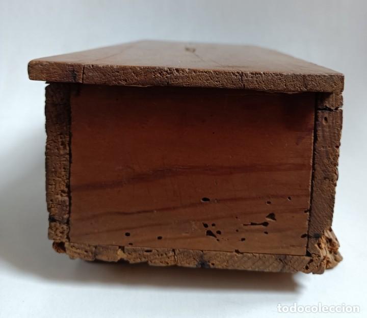 Antig&uuml;edades: ANTIGUO LIMOSNERO CAJA DE MADERA XVIII - Foto 8