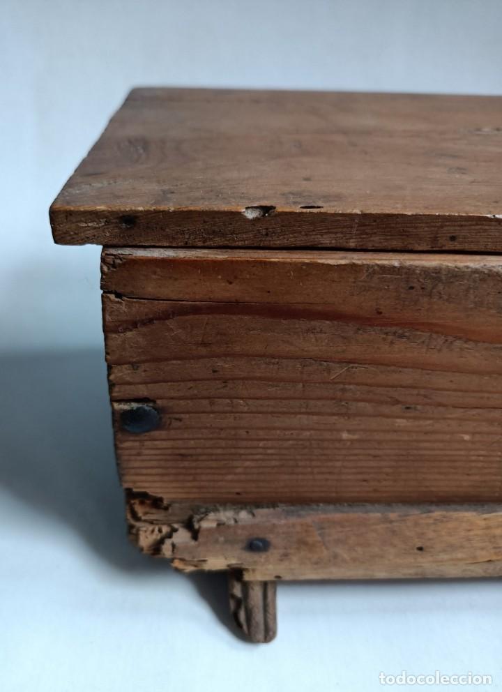 Antig&uuml;edades: ANTIGUO LIMOSNERO CAJA DE MADERA XVIII - Foto 9