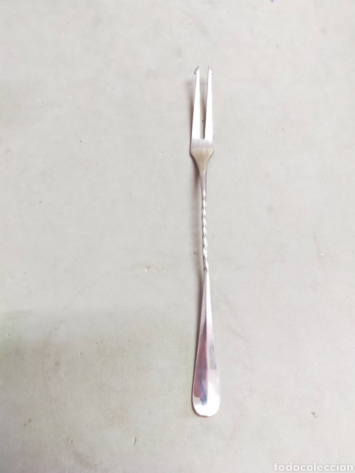 Antig&uuml;edades: TENEDOR APERITIVOS DE PLATA. - Foto 1