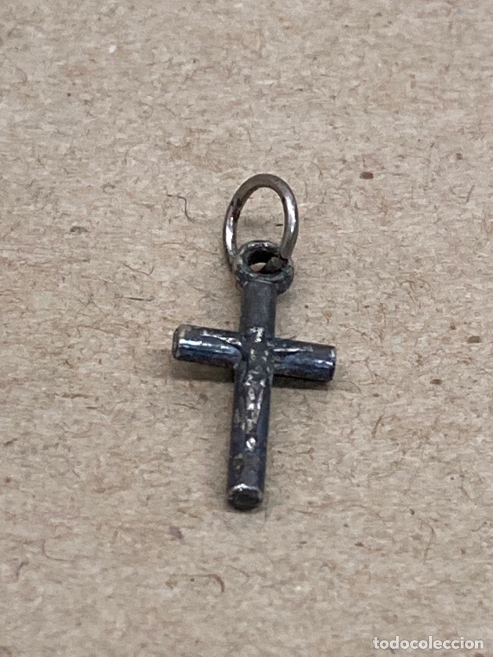 Antig&uuml;edades: Cruz de plata - Foto 1