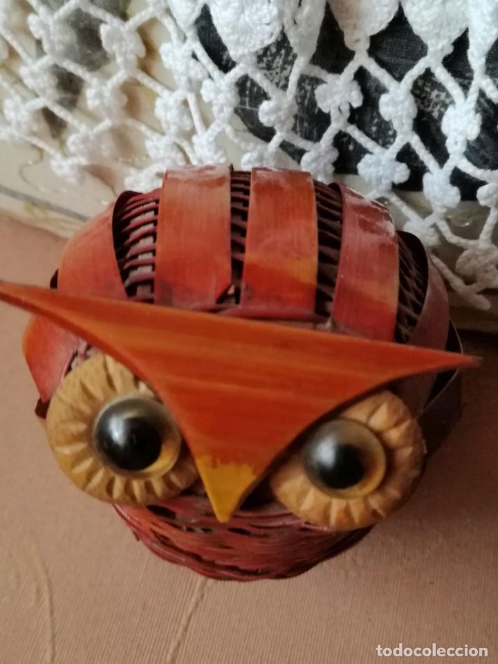 Antig&uuml;edades: CAJA de MIMBRE en FORMA DE BUHO - Foto 3