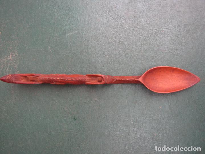 Antig&uuml;edades: 33.- Cuchara de madera con drag&oacute;n tallado - Foto 5