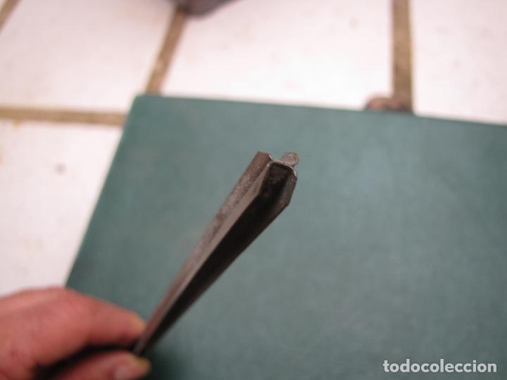 Antig&uuml;edades: 33.- Set completo de confecci&oacute;n de punto y ganchillo - Foto 26