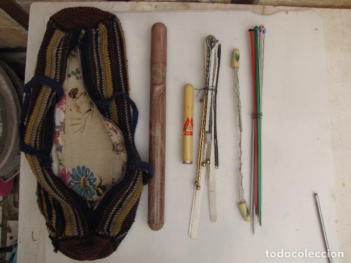 Antig&uuml;edades: 33.- Set completo de confecci&oacute;n de punto y ganchillo - Foto 1