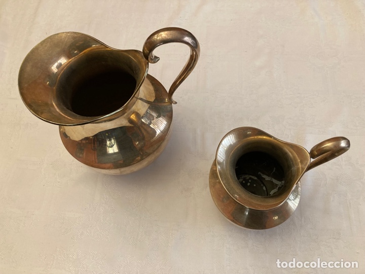 Antig&uuml;edades: Dos jarras de alpaca - Foto 1