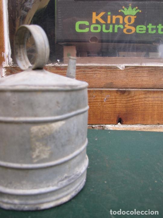 Antig&uuml;edades: 34.- Botijo en chapa de zinc - Foto 3