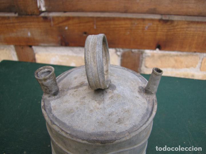 Antig&uuml;edades: 34.- Botijo en chapa de zinc - Foto 4