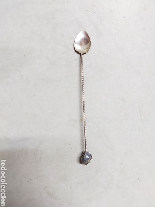 Antiguidades: CUCHARILLA DE COCTEL EN METAL Y PIEDRA SURA.